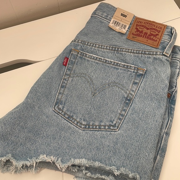 Levi's Pants - 501 Levi short size 31